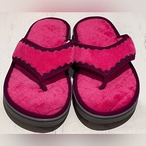 Dearfoams Pink Plush Slippers with Cushioned Footbed (NWOT)